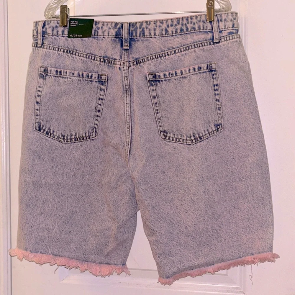 🆕 Wild Fable Women’s 16 Pink-Wash High-Rise Distressed Jean Shorts
